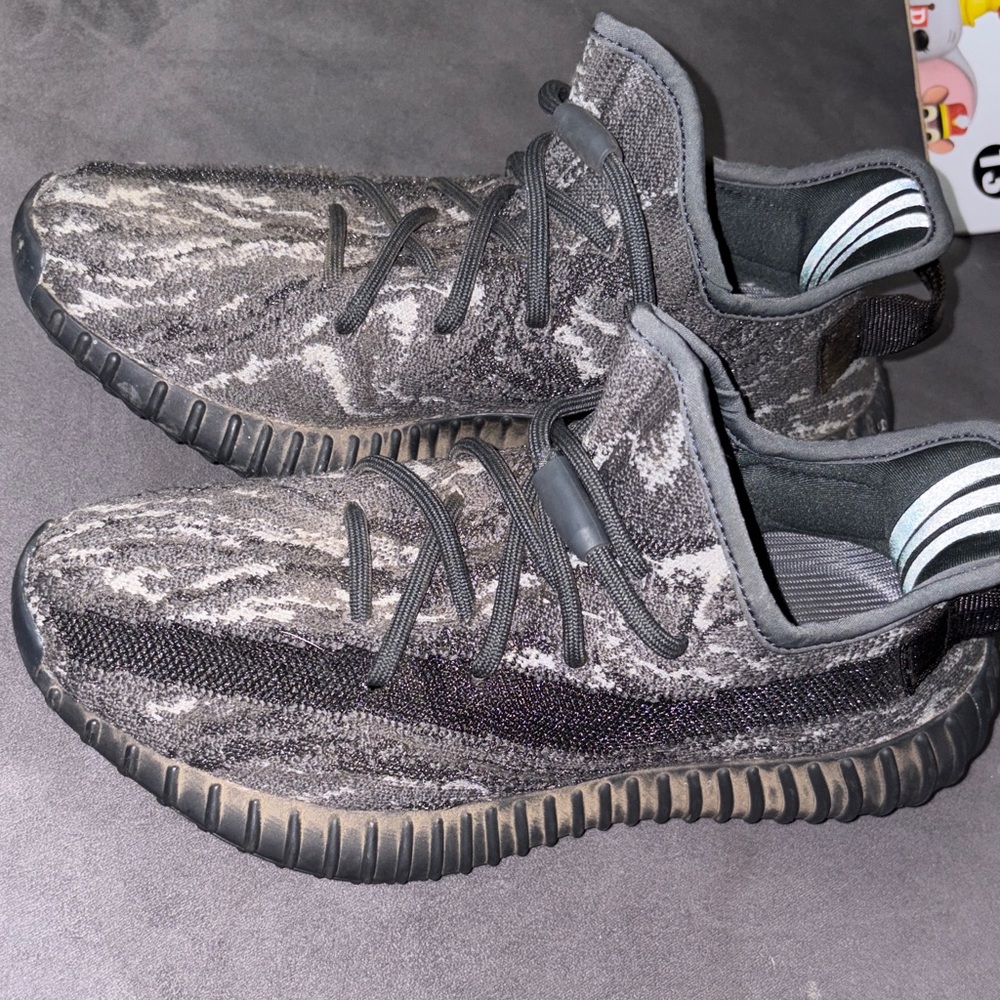 Adidas yeezy Black Sneakers